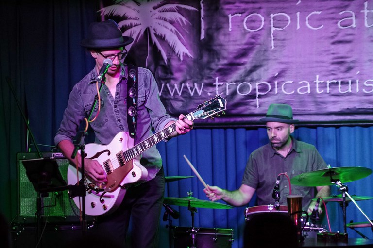 The Honeyslides at Tropic At Ruislip
